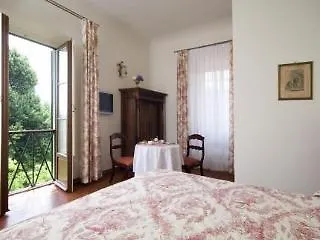 Ape Rosa Relais Florence