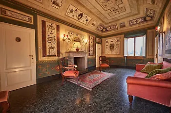 Ape Rosa Relais