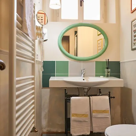 Alojamento de Acomodação e Pequeno-almoço Ape Rosa Relais 2*