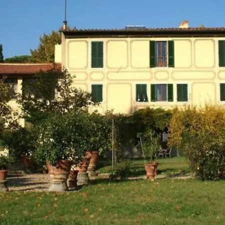 Ape Rosa Relais Bed & Breakfast 2*