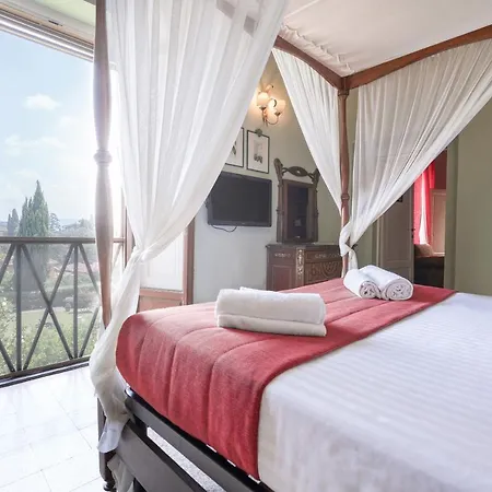 Ape Rosa Relais Florence