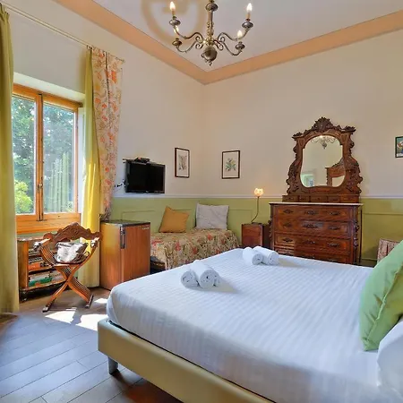 Ape Rosa Relais Florence