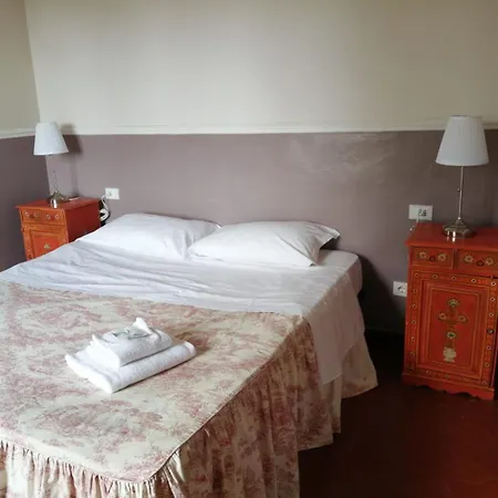 Ape Rosa Relais