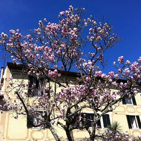 Ape Rosa Relais Bed & Breakfast
