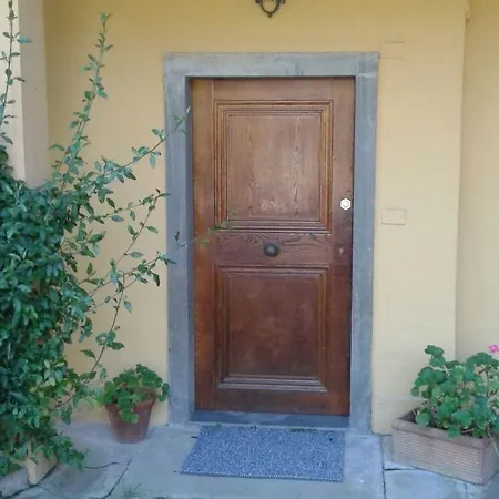 Ape Rosa Relais Bed & Breakfast 2*
