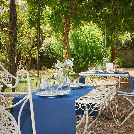 Ape Rosa Relais Florence